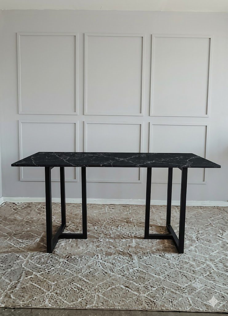 f8ac2ea7-8d32-45a4-9488-5a64c5f2ce93 Mesa de Comedor en mármol - OVAL