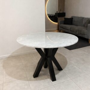 Mesa comedor redondo modelo Celine cubierta en piedra
