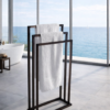 Porta toallas o toallero de piso para baño