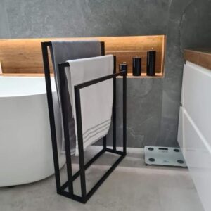 Porta toallas o toallero de piso para baño