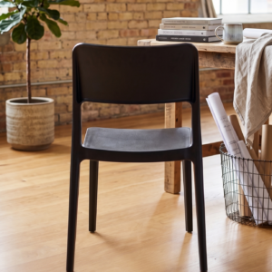 Silla de comedor minimalista- negro