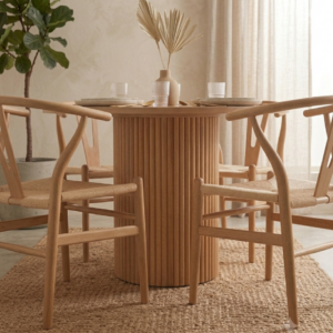 Comedor Redondo en Lenga 4 sillas Wishbone